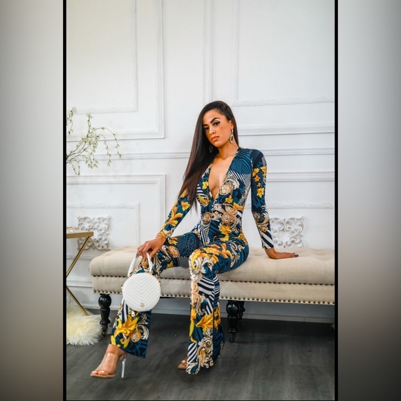 - Floral Print Jumpsuit - Picture 5 of 5